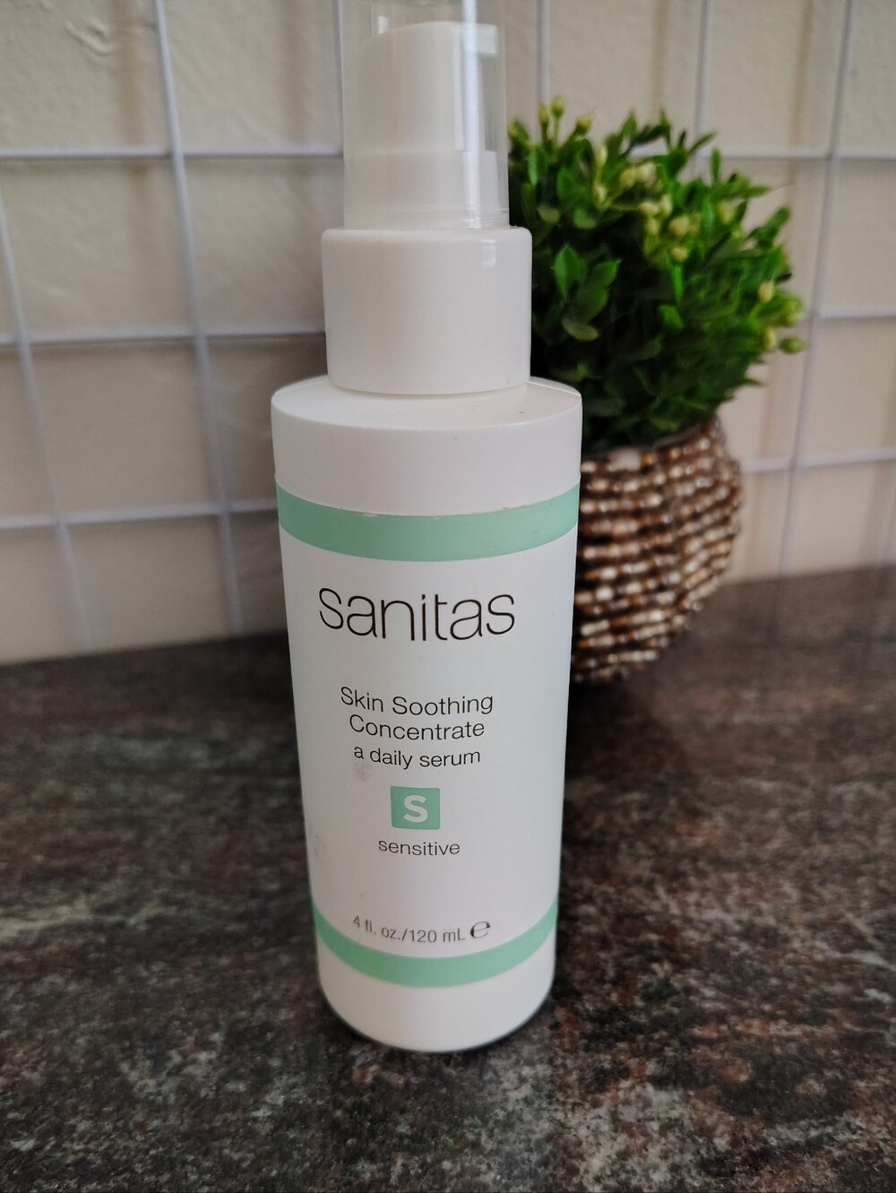 Sanitas skin soothing concentrate a daily serum